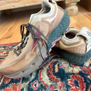 Altra Tan and Gray Women's Athletic Shoes